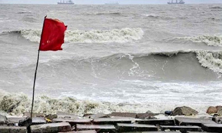 সব সমুদ্রবন্দরে ৩ নম্বর সতর্ক সংকেত জারি